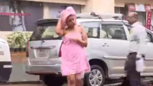 வெறும் துண்டுடன் வந்த மாடல் அழகி! திடீர்னு அதயும் கழற்றி வீசியதால் ஷாக்! பெரியவங்க மட்டும் வீடியோவ பாருங்க!