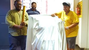 நடக்கும் களேபரத்திற்கு மத்தியில் புது ஸ்கூட்டர் வாங்கிய இர்ஃபான்! இதை ஏன் வாங்குனாரு தெரியுமா?