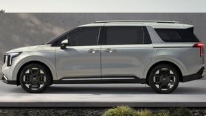 காரா? இல்ல ரோட்ல ஓட்ற உல்லாச கப்பலா? டொயோட்டா இன்னோவா சோலி முடின்ச்! நாளைக்குதான் உண்மையான தீபாவளி!