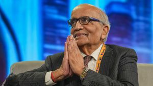 கார் ரூ10 லட்சத்துக்கு கம்மி விலைன்னு சொன்னா யாரும் வாங்க மாட்டேங்குறாங்க! அவரே சொன்ன அதிர்ச்சி தகவல்!