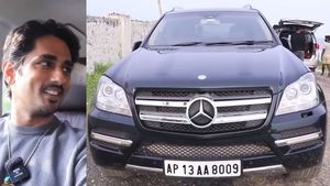 12 வருஷமா ஒரே காரை பயன்படுத்தி வரும் பிரபல நடிகர்! இந்த கார்ல அப்படி என்னதான் இருக்குது தெரியுமா?