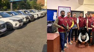 ரோட்டுல நிக்குற காரை திருடி ஆன்லைனில் விற்கும் கும்பல் கைது! இவ்வளவு ஈஸியா திருடிட்டாங்களே!