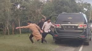 முதுமலைல புலிகள பாக்க கார்ல போகலாம்னு இருக்கீங்களா? இப்போ இல்ல, எப்போ போனாலும் இந்த தப்ப மட்டும் செய்யாதீங்க!