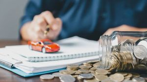 பழைய காரை வேறு யாருக்கும் விற்கவே கூடாதுனு நெனைக்குறாங்களா? OLX-ஐ எல்லாம் யாரும் தேடி போக போறது இல்ல!!