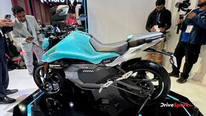 வித்தியாசமா தெரிய வேண்டும் என்பதற்காக வித்தியாசமான பெயரை பைக்கிற்கு வைத்த நிறுவனம்.. வாயிலேயே நுழையல..