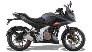 சோகத்துக்கே சோகம் தரும்.. பஜாஜ் நிறுவனத்துக்கு யாராச்சும் சூன்யம் வச்சுட்டாங்களா? வரிசையாக அகற்றப்படும் பைக்!