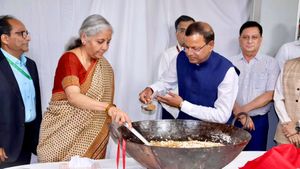 நேத்தே அல்வா கிண்டிட்டாங்க! பிப். 1ம் தேதி கார்,பைக், இவி,க்கு வரியை போட்டு தீட்ட போறாங்களா?  