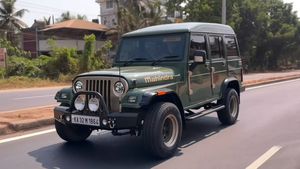 27 வருஷம் பழைய மஹிந்திரா வாகனம் என்று சொன்னால் யாரும் நம்ப மாட்டாங்க... இப்போதும் ஷோரூம் கண்டிஷனில்!!