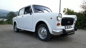 40 வருஷ பழைய காருனு யாருமே சொல்ல மாட்டாங்க.. மரணத்தின் விளிம்பில் இருந்த காரா இது! ஷோரூம் கன்டிஷன்ல இருக்கு!