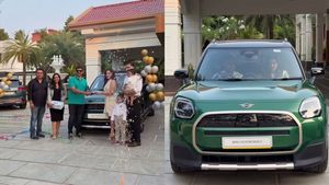 வீட்டிற்கே வந்து காரை டெலிவிரி பண்ணும் அளவிற்கு பெரிய ஆளா இவங்க? இன்ஸ்டாகிராம் மொத்தமா தூக்கி விட்டுடுச்சு!