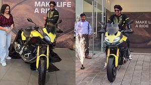 டைரக்ட் பண்ணது வெறும் ஒரேயொரு படம் தான்! ரூ.12.55 லட்ச ரூபா பைக்கோட ஜம்முனு இருக்காரு