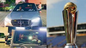 இந்தியாவிற்கு மீண்டும் கோப்பையை கொண்டு வந்த வீரர்களிடம் இவ்வளவு காஸ்ட்லி காரெல்லாம் இருக்குதா? 