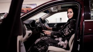 இந்த கார்தான் லேடிஸ்க்கு பெஸ்டா இருக்குது! ஒரே வருஷத்துல இத்தனை பேர் வாங்கிட்டாங்களா