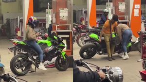 காலே ஒழுங்கா எட்டல! 20 லட்ச ரூபா பைக்க ஓட்டிகிட்டு வந்து ஊரே சிரிக்கும்படியான காரியத்தை செய்த இளம்பெண்!