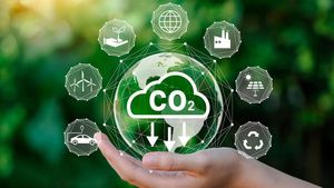 காற்றில் உள்ள CO2-வ எரிபொருளா மாற்றும் கருவி.. இந்த கருவிய இயக்க சூரிய ஒளியே போதும்.. ஓசில வண்டிய ஓட்டலாம்!!