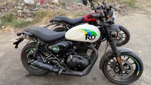 எங்கே பார்த்தாலும் புது ராயல் என்ஃபீல்டு பைக்கின் படங்களாக தான் இருக்கு! இது நிச்சயமா பந்தயம் அடிக்கும்!