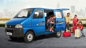 குடும்பத்தோட 7 பேர் போகலாம்! 27 கி.மீ மைலேஜ் தரும்! இந்த காரை எவ்வளவு பேர் வாங்கியிருக்காங்க தெரியுமா? 