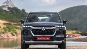 26 கி.மீ மைலேஜ் தரும் காரை நிறுத்தப்போறாங்களா?  உடனே வாங்கிடுங்க இல்லேன்னா மிஸ் ஆகிடும்!