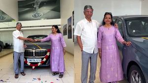 மகன் கட்சி ஆரம்பிச்சதும் அப்பா இவ்வளவு காஸ்ட்லியான காரை வாங்கி அம்மாக்கு குடுத்திருக்காரே! 