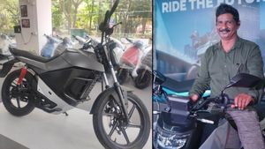 ஷோரூமுக்கு வந்தவங்க செம்ம ஹாப்பி!! ஒட்டுமொத்த நாடும் வாங்க துடிக்கும் பைக்கை இனி சாலையில் பார்க்கலாம்!