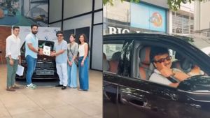 மோகன்லால் படத்தில் பணியாற்றியதன் பலன்! குடும்பத்துடன் ஷோரூமுக்கு வந்தவர், பிராண்ட்-நியூ காரில் சென்றார்!