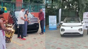 கார்களை நிறுத்துவதற்கு இடம் போதவில்லை!! அத்தனை பேருக்கும் ஒரே நாளில் டெலிவிரி - எம்ஜி ஷோரூமில் நடந்த அதிசயம்!