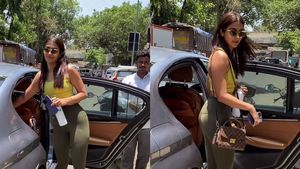 கடைசியா நடித்த படம் சரியா ஓடல... அதுபற்றி எல்லாம் இவருக்கு என்ன கவலை!! பிஎம்டபிள்யூ காரில் ஜாலியா சுத்துறார்!