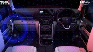 உலகத்துல வேற எந்த கார்லயும் இந்த சவுண்ட் சிஸ்டம் கிடையாது! தியேட்டர் மாதிரி சவுண்ட்  சிஸ்டம்!