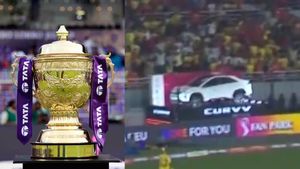 ஐபிஎல் கோப்பையை யார் வேண்டுமானாலும் எடுத்துனு போகட்டும்! டாடா கர்வ் கார் இவருக்குனு எழுதி வெச்சாச்சு!