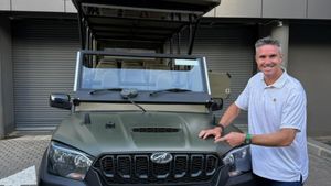 ஒரு காலத்தில் ஒட்டுமொத்த பவுலர்களையும் நடுங்க வைத்த கிரிக்கெட் வீரர்!! மஹிந்திரா உடன் கைகோர்த்தது இதுக்குதானா?