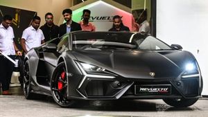 தொழிலில் ஜெட் வேகத்தில் வளர்ந்துவரும் இளம் தொழிலதிபர்! புதுசா வாங்கிய லம்போர்கினி கார் தான் அதற்கு சாட்சி!