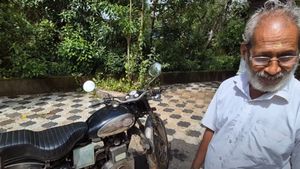 1972 புல்லட் பைக்கை இப்போது வைத்திருப்பதே பெரிய விஷயம்! ஓடுறது மொத்தமும் டீசல் தான்...