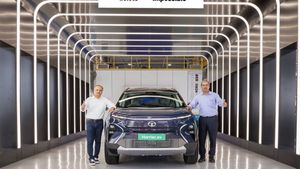 24 மணி நேரத்தில் 10,000 பேர் இந்த காரை புக் பண்ணிட்டாங்க!  இதுல அப்படி என்ன இருக்குது?   