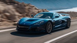 3 நாளில் 24 உலக சாதனைகளை படைத்த எலெக்ட்ரிக் கார்! இதுல போக குடுத்து வைக்கனும்!