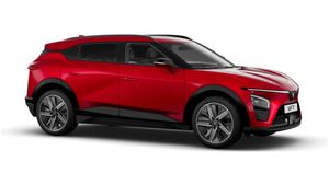 தமிழ்நாட்டில் தயாரிக்கப்படும் காருல இத்தனை வேரியன்ட் இருக்குதா? அடுத்த மாசமே வருதா? 