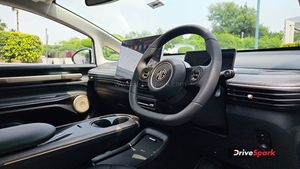 இந்த காரின் விலையை திடீரென உயர்த்திய எம்ஜி! விற்பனை குறையுமா?