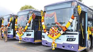 சென்னையில் எலெக்ட்ரிக் பஸ் வெடித்ததா? உண்மையில் நடந்தது இது தான்! 