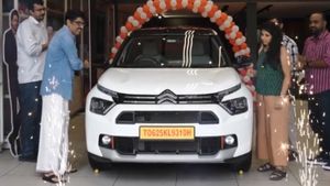 அஜித்தை வைத்து அந்த ஹிட் படத்தை கொடுத்தவர் தானே இவர்? ரொம்ப நாளா ஆளே காணமா இருந்தவர் வாங்கிய புதிய கார்!!