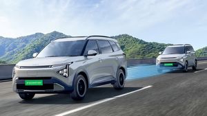 டெஸ்லா பரபரப்பில் இப்படியொரு எலக்ட்ரிக் கார் வந்ததையே மறந்துட்டோம்! கியா உருவாக்கி உள்ள 7-சீட்டர் காரின் விலை!