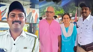 கடவுள் நேரில் வர மாட்டார் இதுபோல ஆட்களை தான் அனுப்பி வைப்பார்! கார் சீட்பெல்ட்டை இந்த தம்பதி மறக்கவே மாட்டாங்க