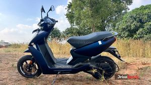 பைக்குல போகும் போதே கிரிக்கெட் ஸ்கோர் பார்க்கலாம்! ஏத்தரில் வந்தது சிறந்த அப்டேட்! 