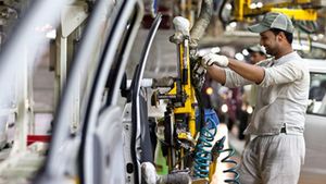 கார் டிசைன் பண்ண இவ்வளவு வேலை பின்னாடி நடக்குதா? கேட்டாலே பிரம்மிப்பா இருக்குதே! 