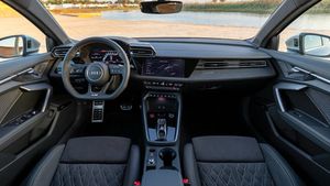 பணக்காரங்க சும்மா ஒன்னும் காஸ்ட்லி காரை வாங்கல! அவங்க இதுலயும் பணத்தை சேமிக்குறாங்க எப்படி தெரியுமா? 