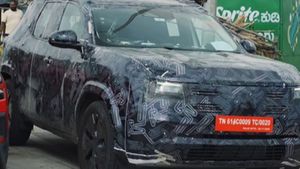 ஹூண்டாய் காருக்கு டஃப் கொடுக்க சரியான எஸ்யூவி கார்! மொத்தமா மறைச்சிக்கிட்டு போனா மட்டும் விட்ருவோமா!