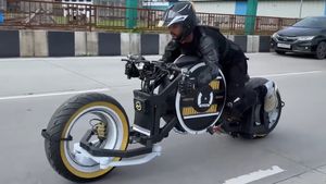 நம்ம பசங்களுக்கு திறமை ஒன்னும் இல்லாமல் இல்லை... பைக்கை ஓட்டுவதற்கு பெட்ரோல் எல்லாம் தேவையே இல்லை!