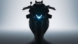 இந்தியாவே எதிர்பார்த்த பைக் நாளை வெளியாகிறது! இதுல அப்படி என்ன இருக்கும் தெரியுமா? 