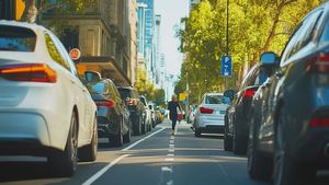 கார் ஓட்டும் பலருக்கு இந்த பிரச்சனை இருக்கு! 10 லட்ச ரூபாயில் கார் வாங்கும்போது இது இருக்கானு கவனியுங்க!