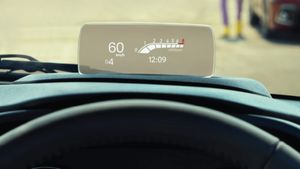 10 லட்ச ரூபாயில் கிடைக்கும் காரில் இதை எல்லாம் எதிர்பார்த்திருக்கவே மாட்டீங்க! 2 கார்கள் தான் சேல்ஸில் இருக்கு