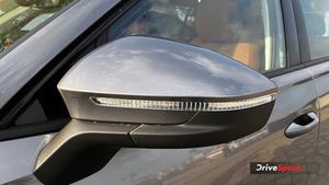 இந்த வசதி இல்லாத காரே கிடையாது என்றுதான் சொல்ல வேண்டும்! 10 லட்ச ரூபாய்க்குள் எதை வாங்குவது?