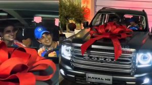 பரிசாக கார் வாங்கியது மட்டும் தான் தெரியும், காருக்குள் என்னென்ன இருக்குனு தெரியாதுல!!